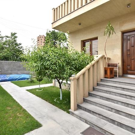 Homestay At City Center Yerevan Luaran gambar
