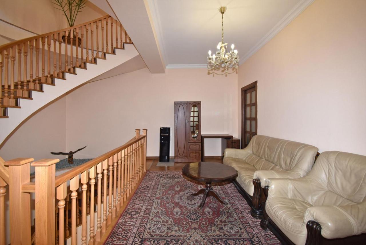 Homestay At City Center Yerevan Luaran gambar